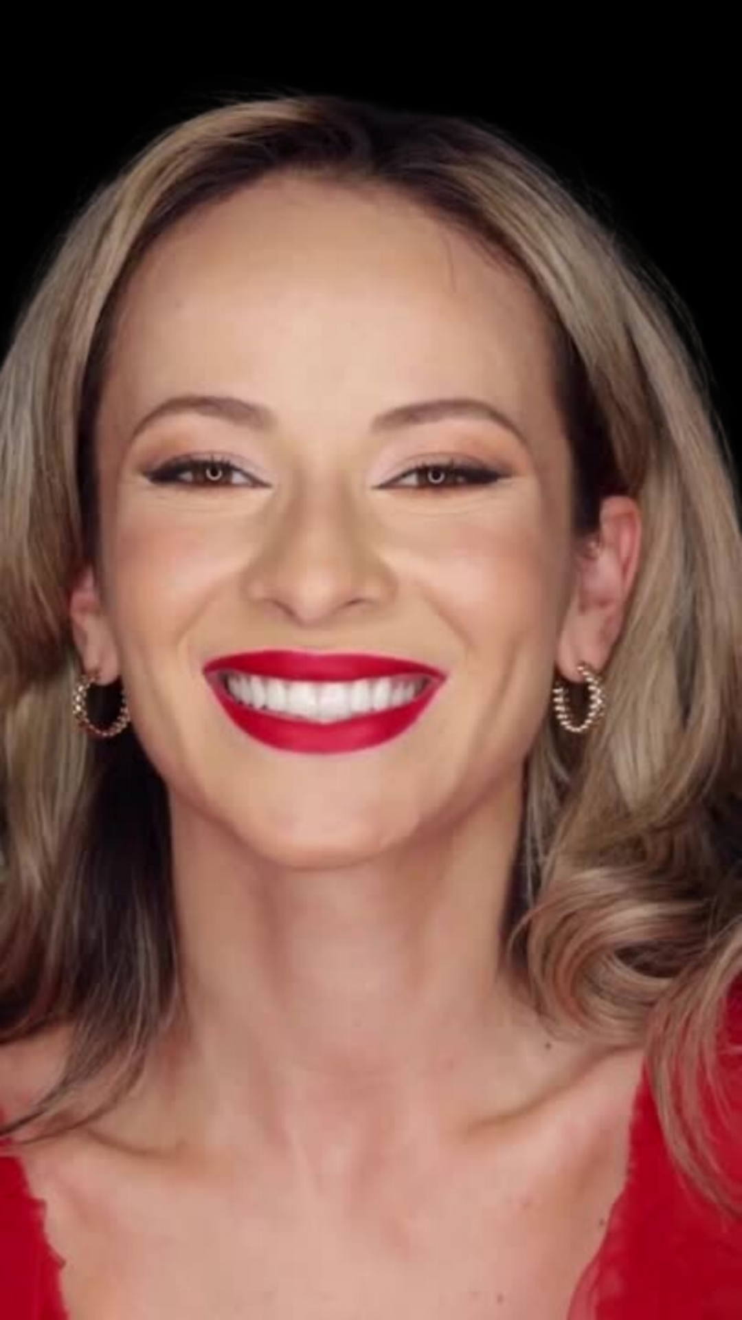 Natural-Looking Smile Makeover in Turkey: How to Avoid Overly White or Bulky Teeth